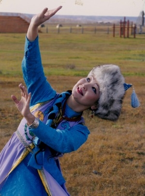 Обложка электронного документа Монгольский танец "Узымчин": [фотография]