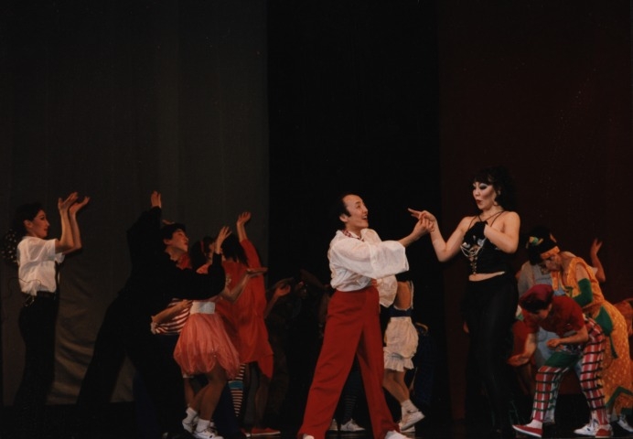Обложка электронного документа Артисты Национального театра танца в экшен-роке "ДАО": [фотография]