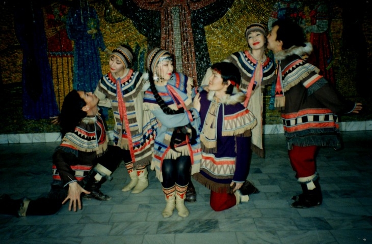 Обложка Электронного документа: Эвенкийский танец “Глухари” в постановке Геннадия Баишева: [фотография]