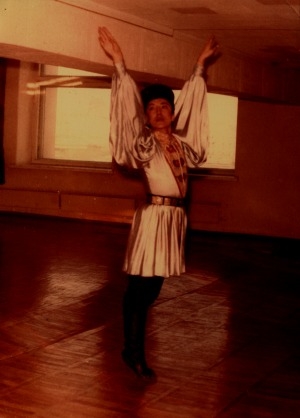 Обложка электронного документа Калмыцкий танец "Чичирдык" в исполнении Юрия Федорова: [фотография]