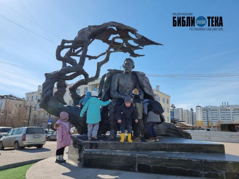 Изображение новости Какие памятники в честь поэтов и писателей установлены в Якутске? 